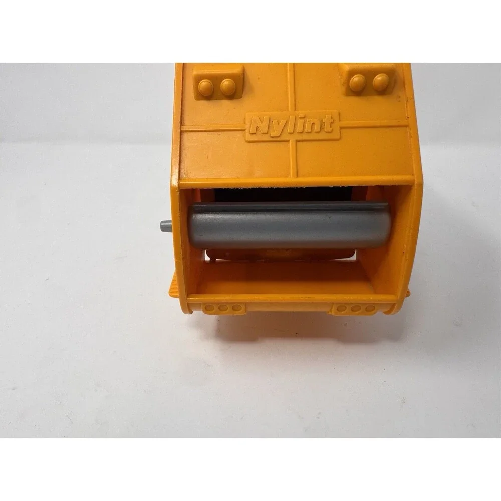 Nylint Thunder Runner Trash Masher Garbage Truck Sound Machine (Video)